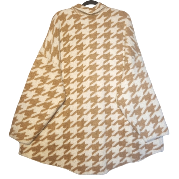NWOT Torrid Houndstooth Iced Coffee Eyelash Shacket Sweater Size 4 - Picture 3 of 9
